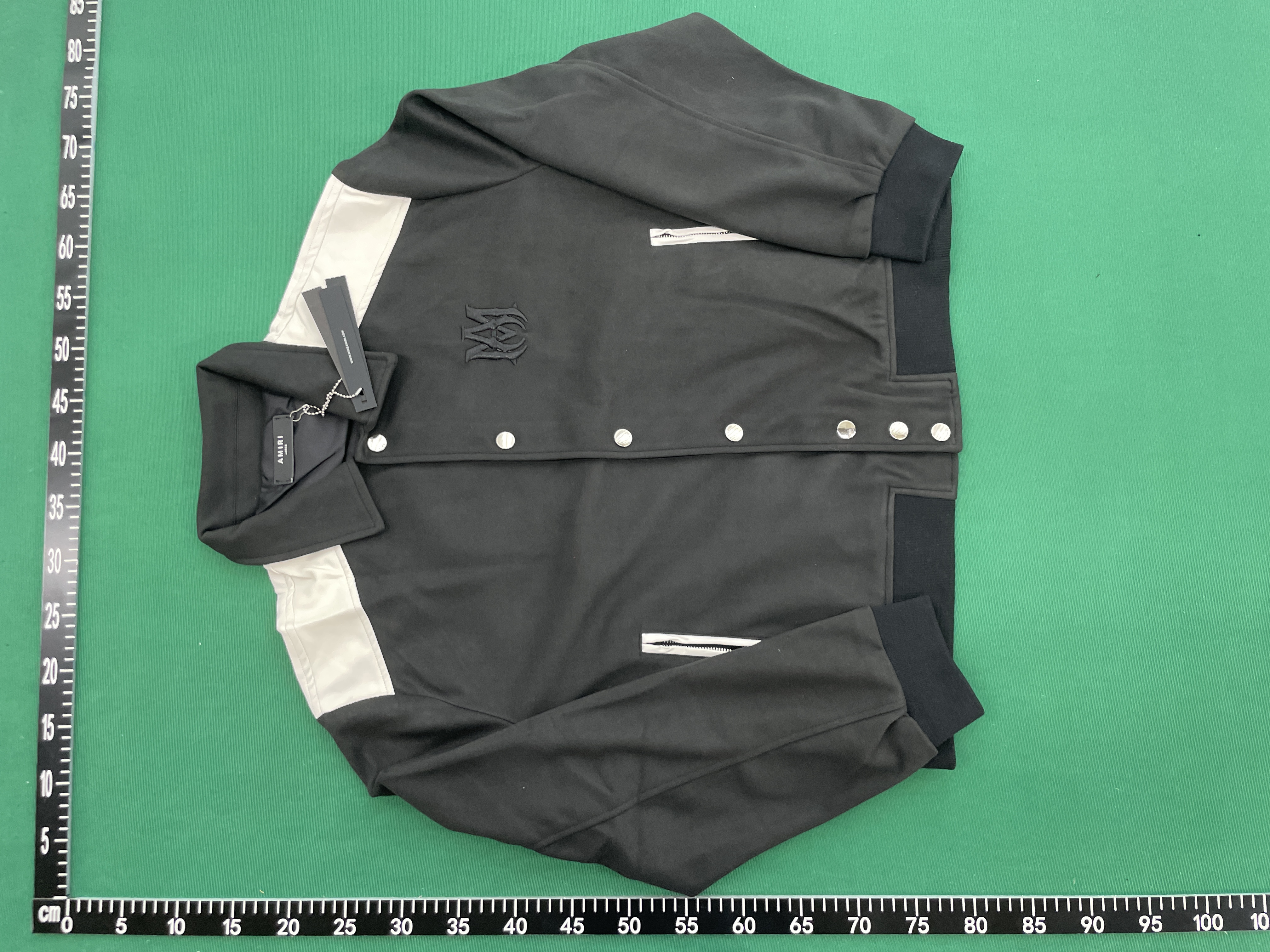 (transport)Clothes: Size: L